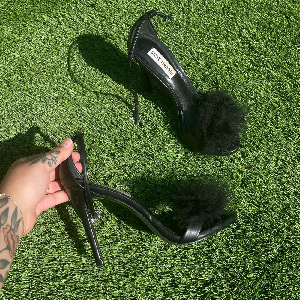 Steve Madden Scarlet Fuzzy Heels Size 7